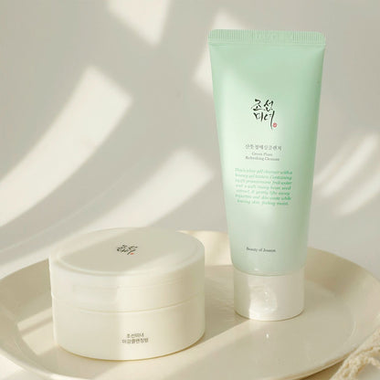 Green Plum Refreshing Cleanser