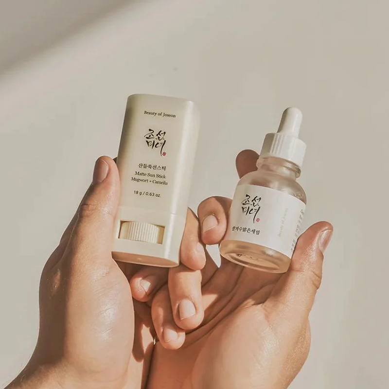 Matte Sun Stick Mugwort + Camelia