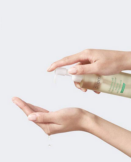 Safe Me. Relief Moisture Cleansing Oil