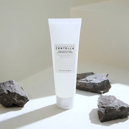 Madagascar Centella Tone Brightening Cleansing Gel Foam